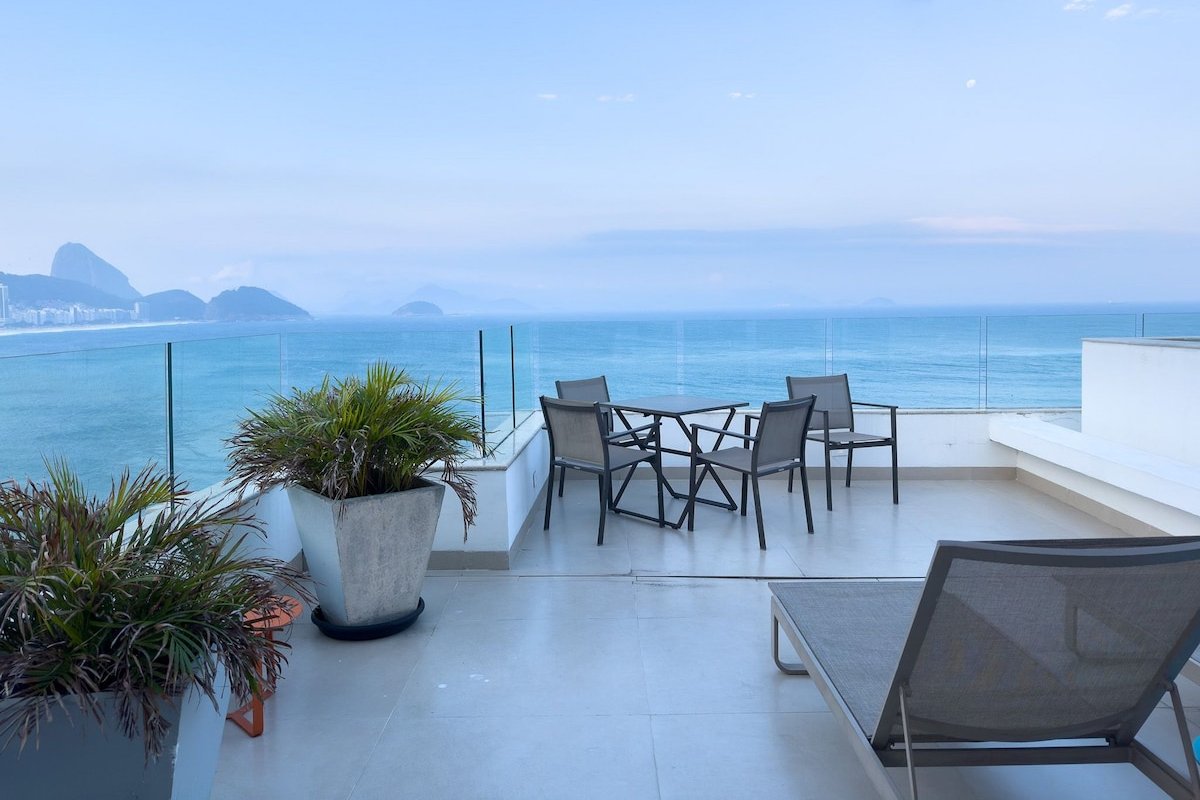 Penthouse with 3 suites and private pool gallery image 3