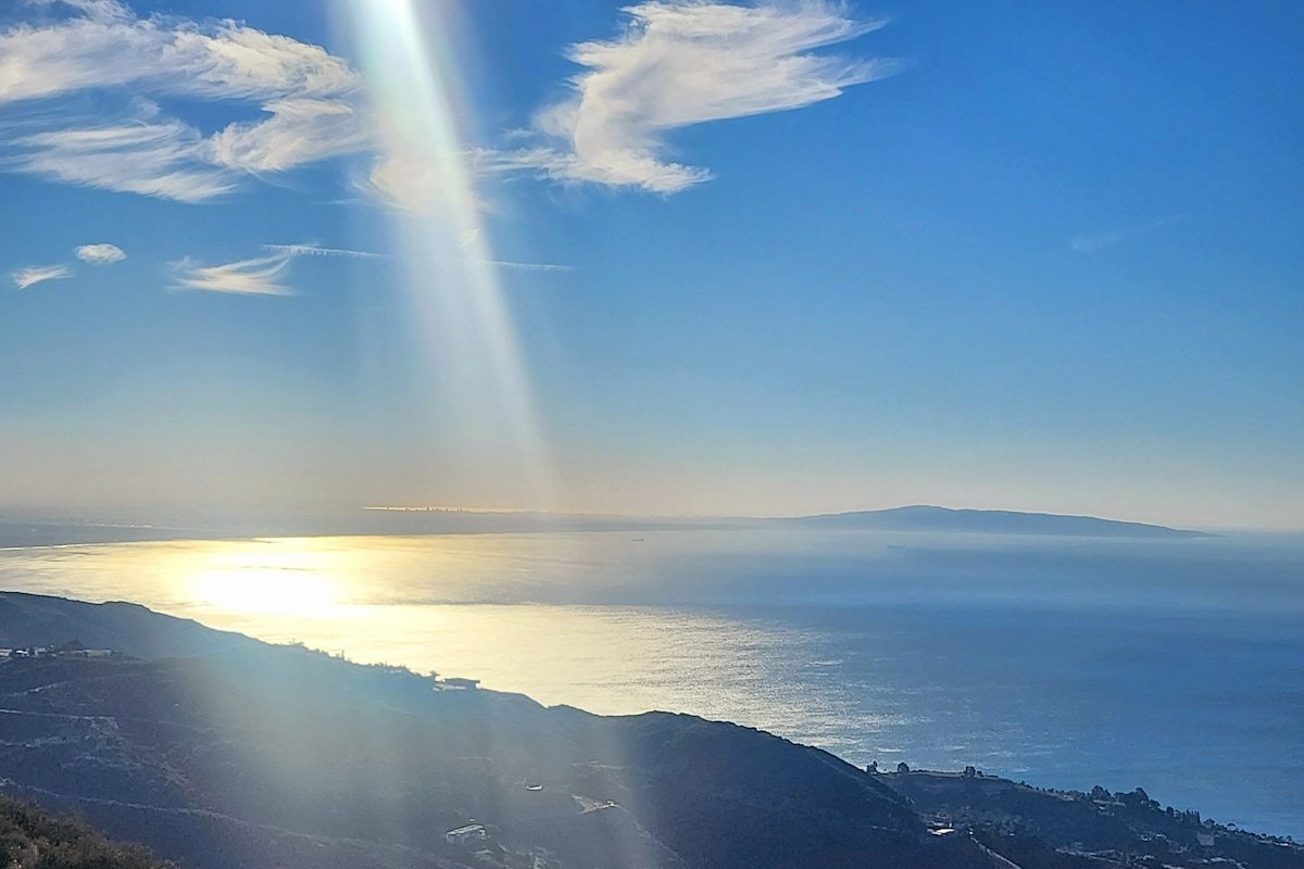 Spectacular Ocean & Mountain Views Malibu Villa gallery image 5