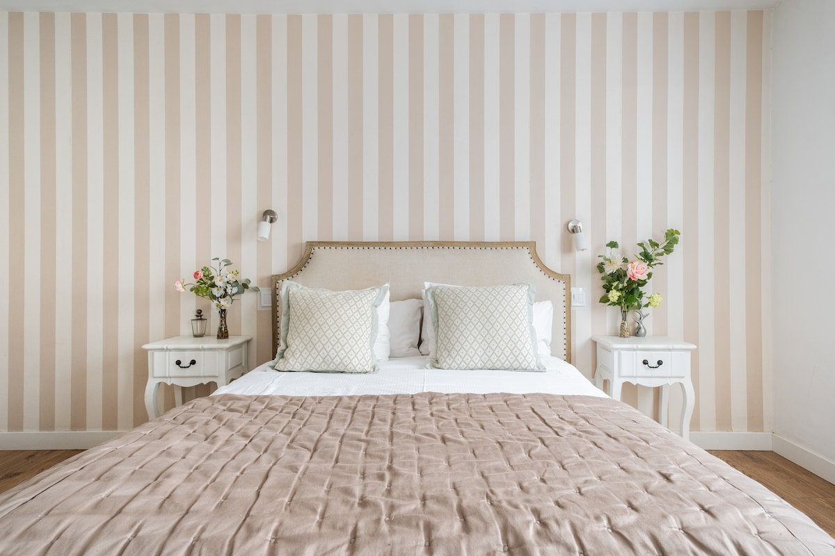 SANTA ANA 4 Bdr, 3 bath, gallery image 3