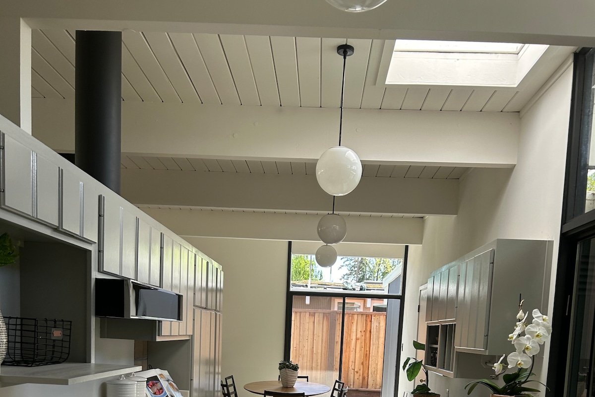 4b2b Single1 story home Palo Alto near Stanford gallery image 4