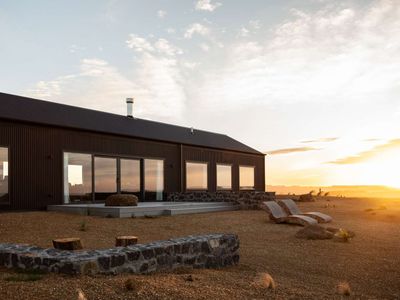 Port Farm ~ Luxury Off-Grid Stay with Ocean Views
