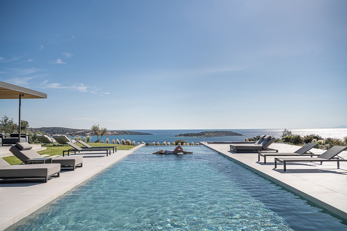 Balanced harmony above the sea: by etouri gallery image 2