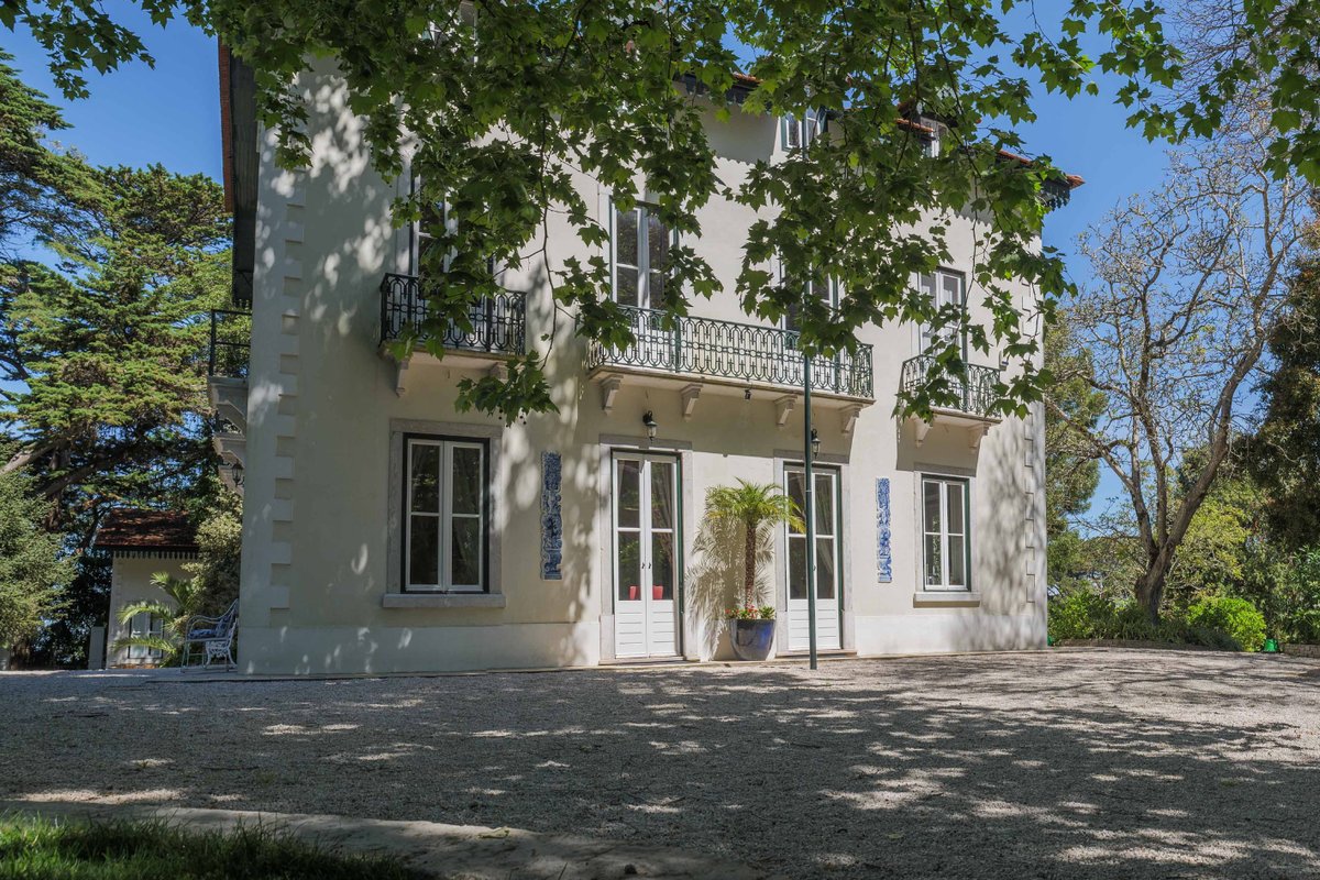 Luxurious royal estate in historic Sintra paradise