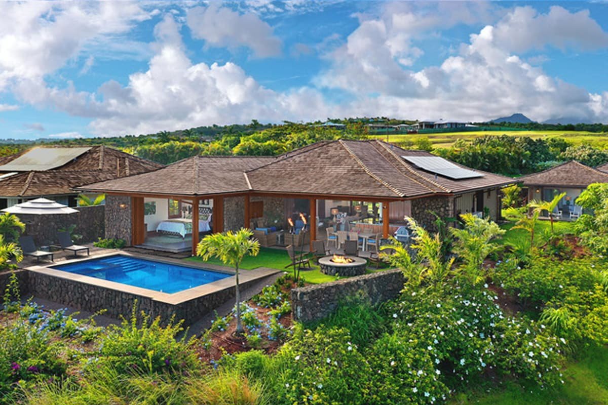 Hale ‘Imi Ola: Ocean Views, Luxury, Balinese Charm gallery image 3
