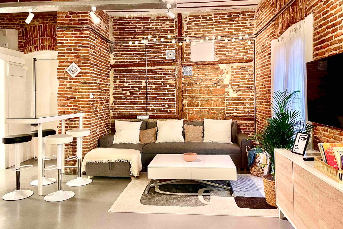 4-AMAZlNG!_5*_2Bdrms+2Bthrms+5beds_superCENTRAL