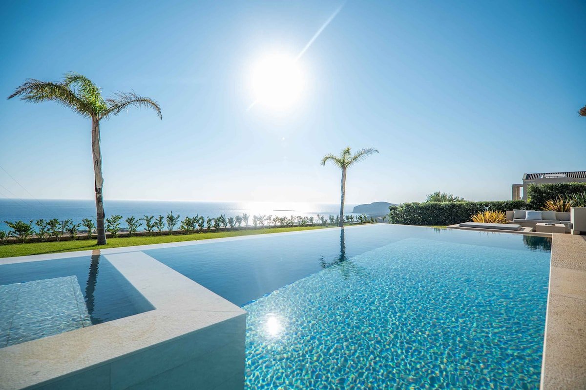 Villa Mare I Free* Heated pool & Infinite blue! gallery image 3