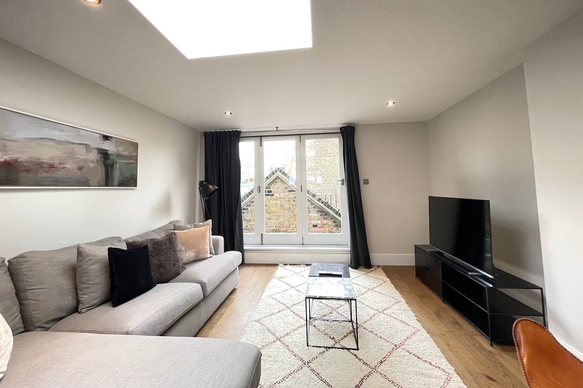 Covent Garden,2bed,2bath/AC-Big gallery image 3