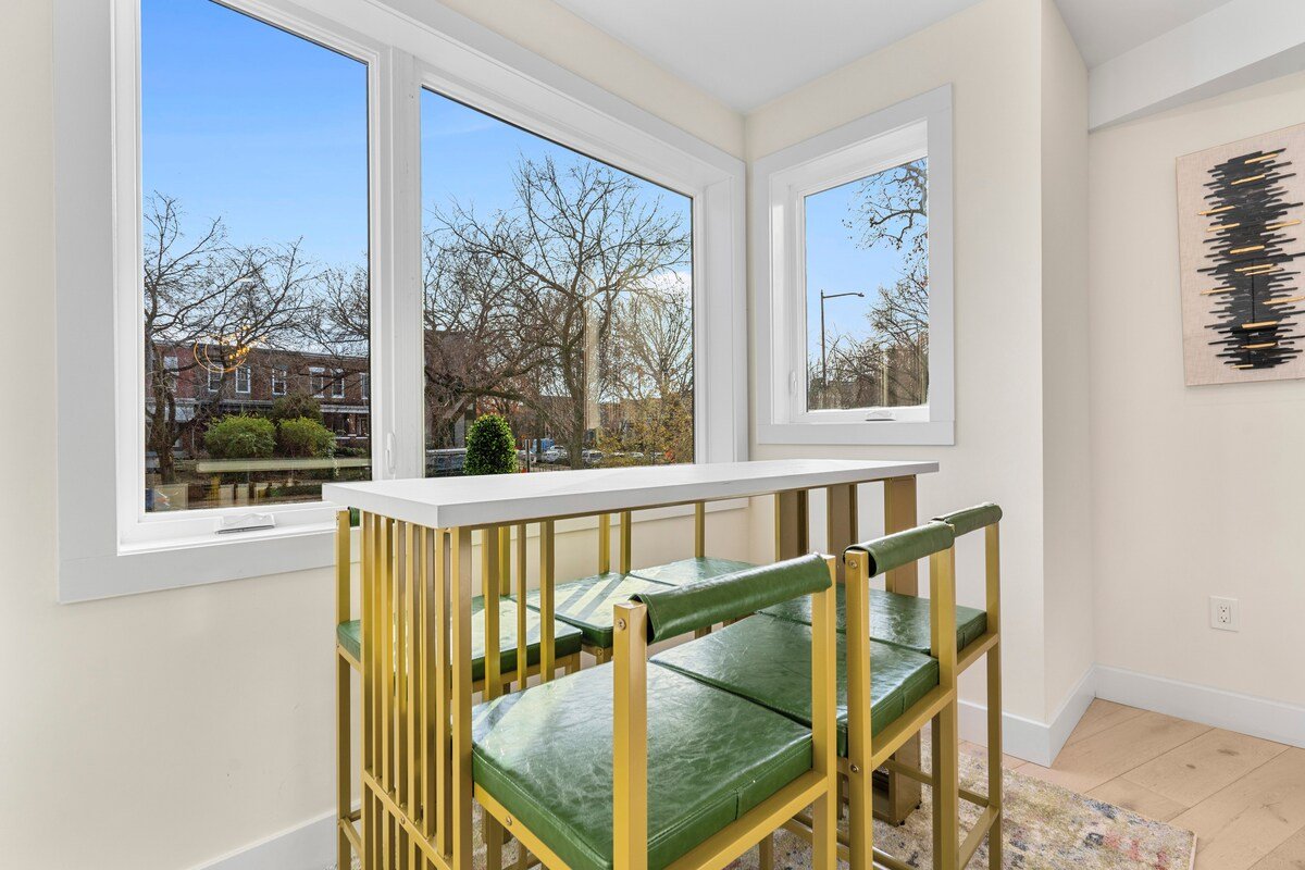 Townhouse at Capitol Hill 2 with Roof Top Discount gallery image 4