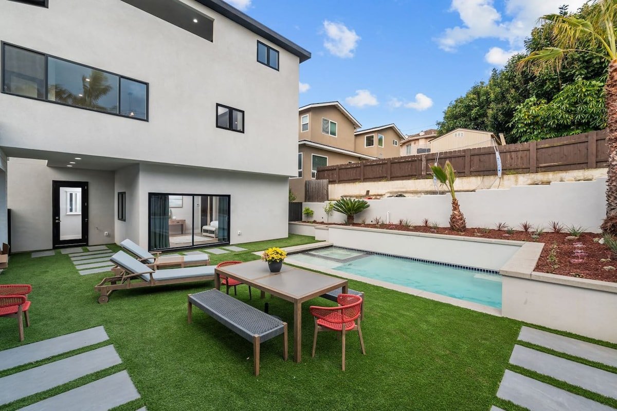 Ocean View Modern & New w/Pool gallery image 3