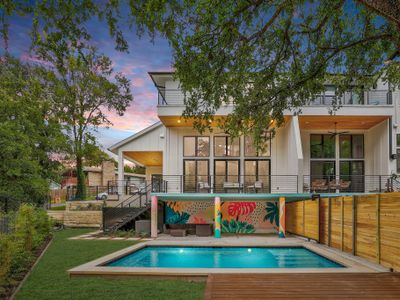 Bachelorette Fave – Pool, Patios, Photo Spot Mural