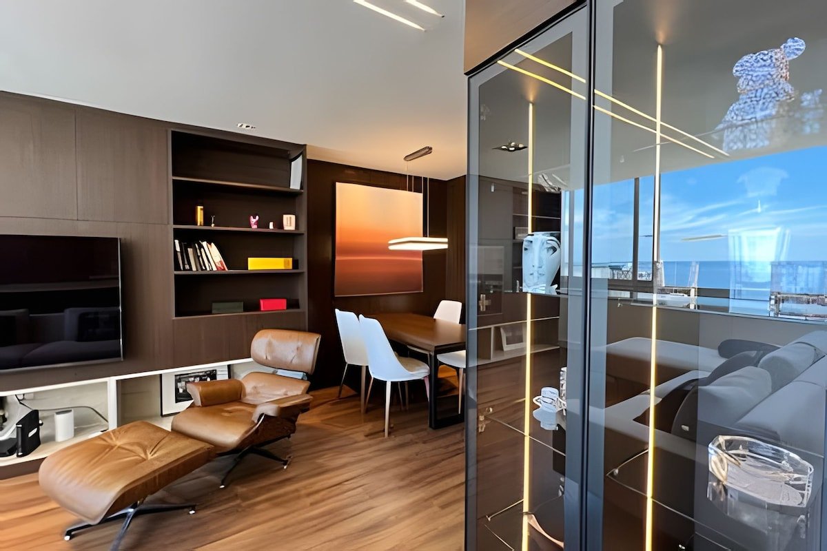 A Masterpiece: Sea & Christ View gallery image 2