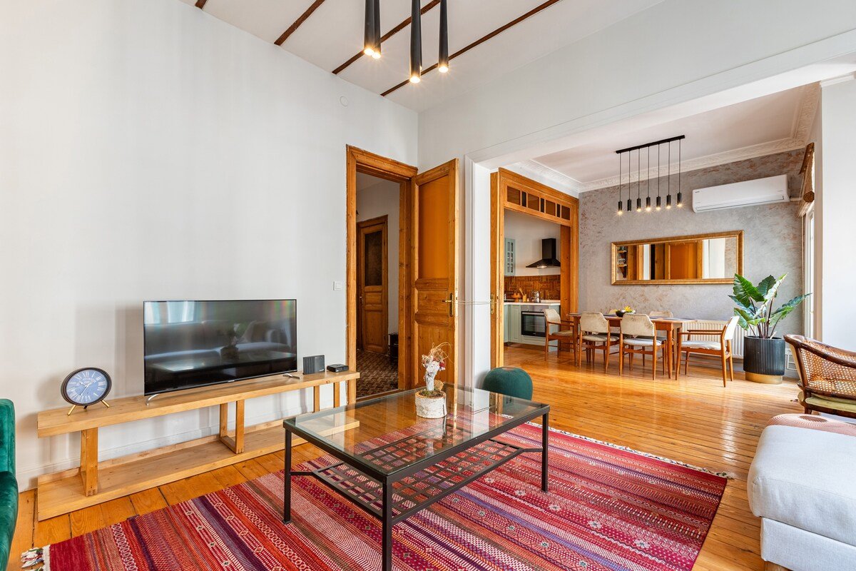 2 bath flat avaible for 8people/3mn to Istiklal St gallery image 5