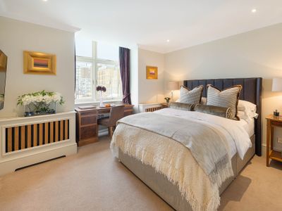 £5m Hyde Park Duplex Apartment