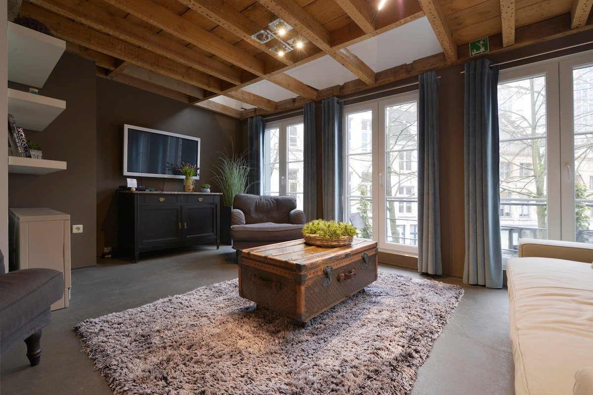 Grand Loft in the heart of historic Antwerp gallery image 5
