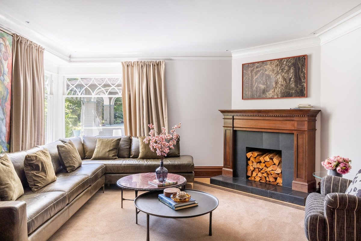 Quintessential Foursquare w/stunning roof terrace gallery image 5