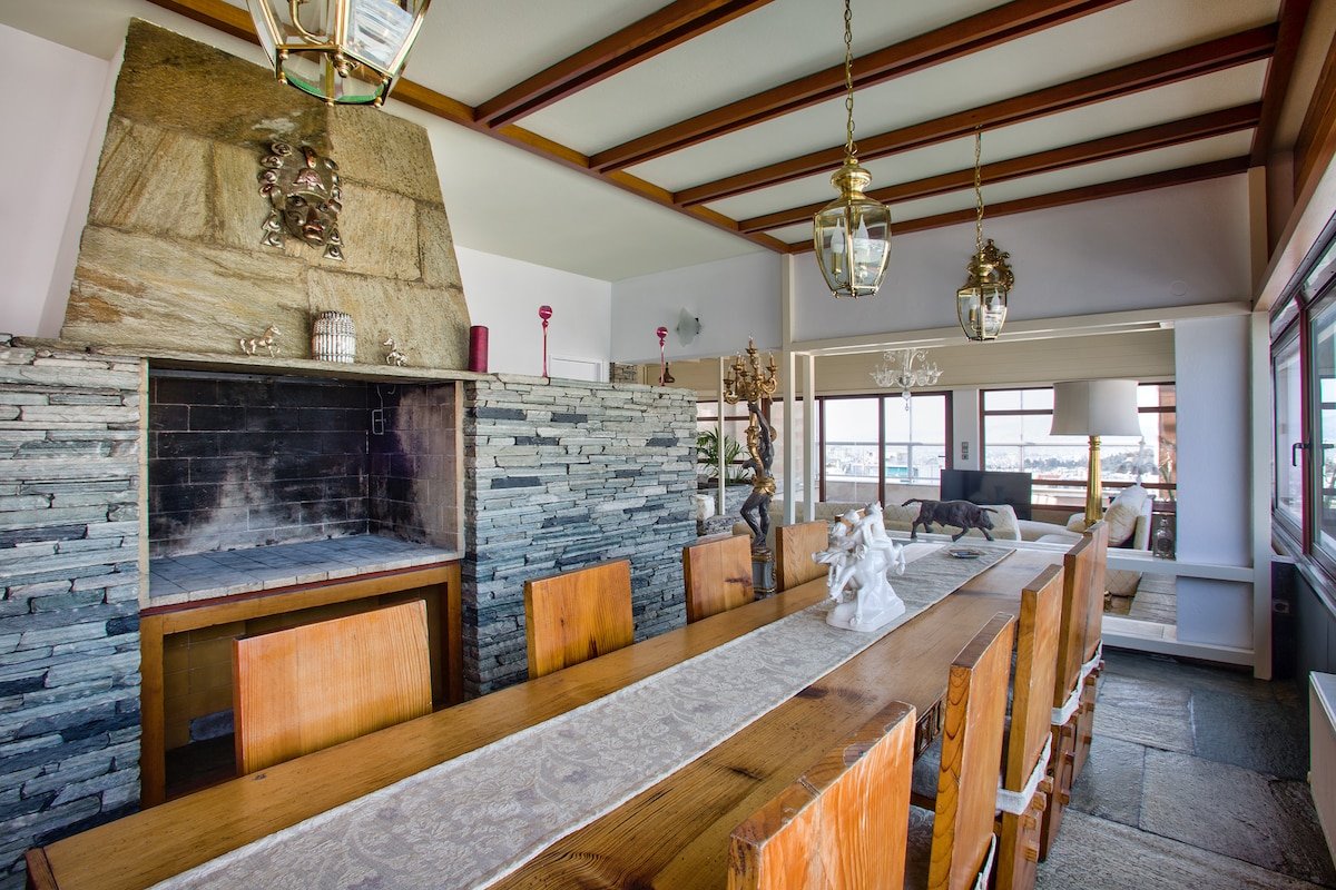 Exclusive Spacious Apt. Expansive City Views. ST8 gallery image 3