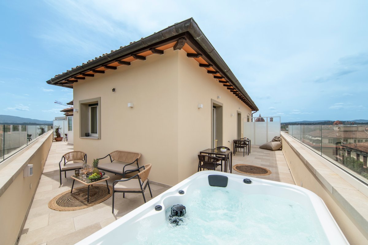 Luxury: Penthouse with Terrace over Florence