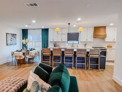 Huge Designer Home | Hot Tub, Chef’s Kitchen, Pool