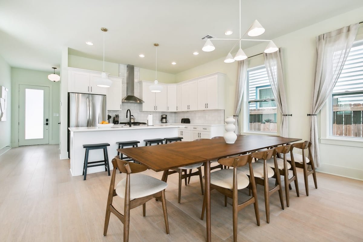 Urban Oasis in heart of NOLA w/Heated Pool+Parking gallery image 4