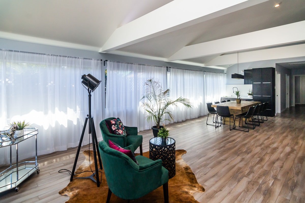 Luxury beautiful modern house in prime location gallery image 5