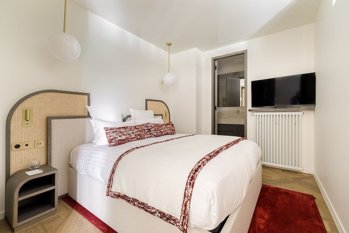 ONIRI – Sublime Serviced 3-BR/3BA – Saint Germain gallery image 2