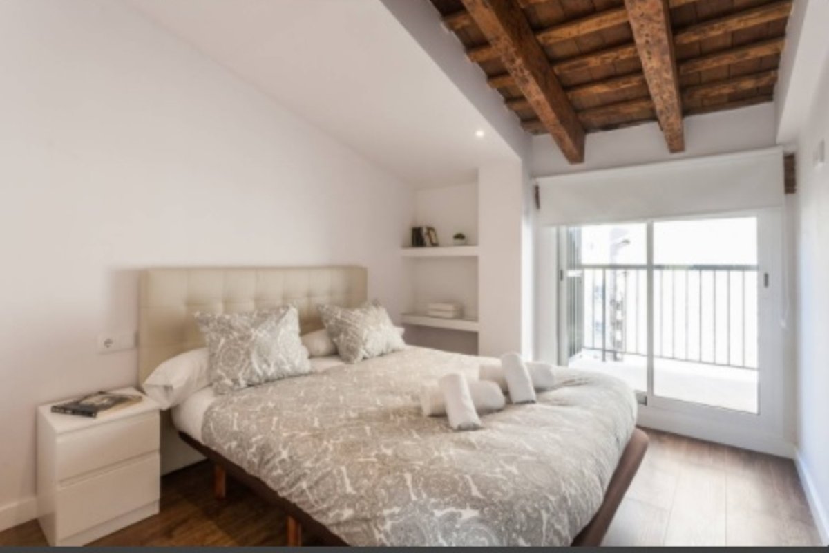 CENTER-2BR, 2BA-ATTIC-TERRACE,VIEW, WI-FI, A/C