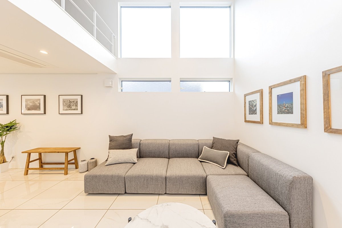 Stylish Stay in Yotsuya | Near Shinjuku gallery image 2