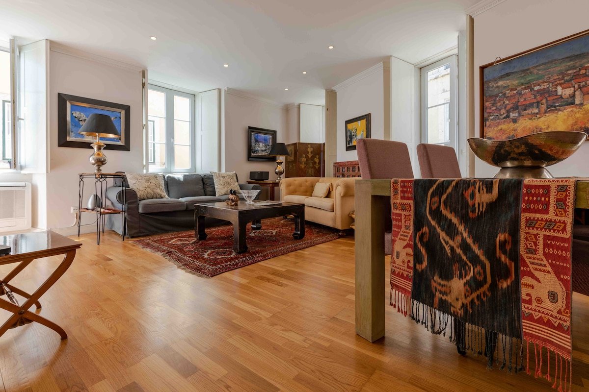 Historic 3 Bedroom Duplex Apartment in Lisbon gallery image 3