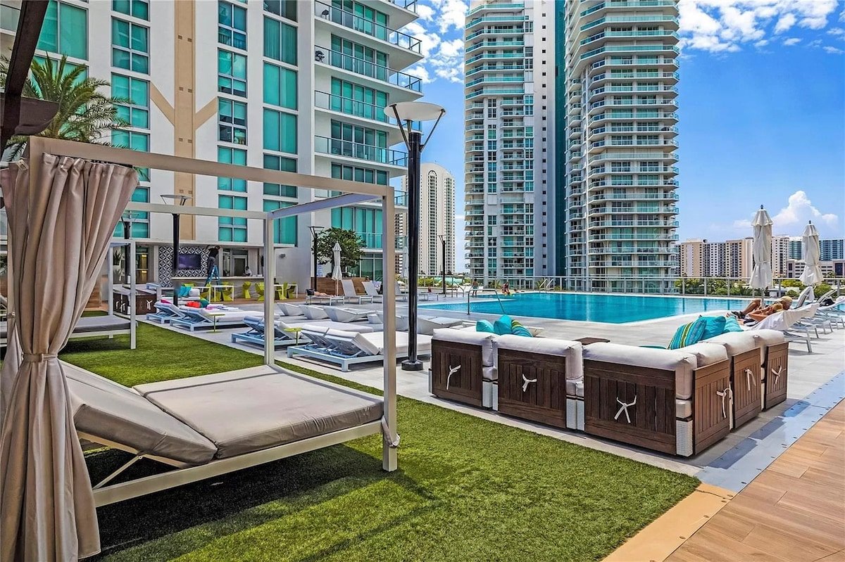 Stunning 2-story waterfront home