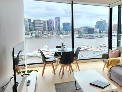 Classic 2 bedroom harbour views