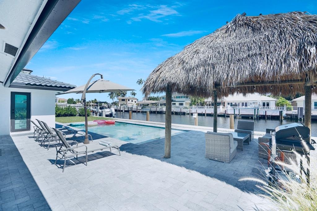 Walk to the Beach! Managed by BNR Vacation Rentals gallery image 3