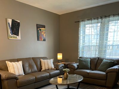 PARK AVE Getaway 4 bdrm/2.5 bath, AC, Parking