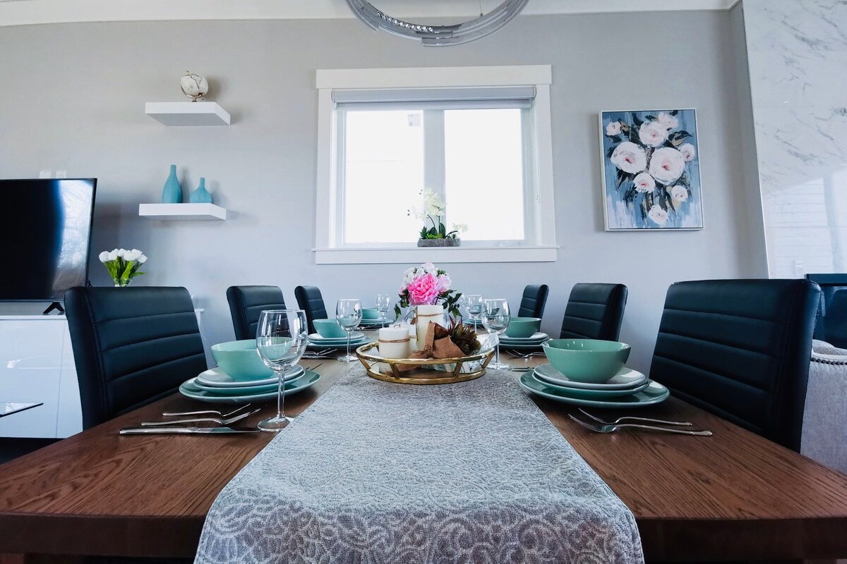 Luxury brand-new 4 bedrooms with 3 full bathrooms gallery image 3