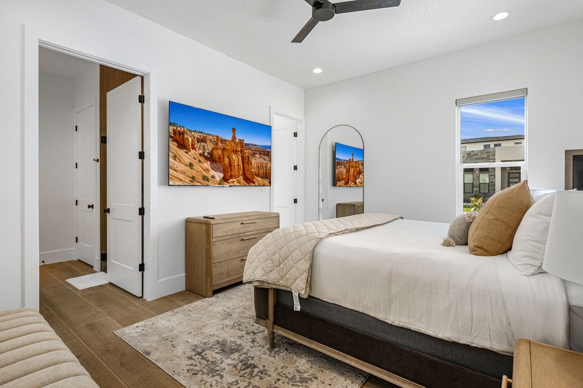 Pecan Valley 5178|Private Pickleball Court & Pool! gallery image 4