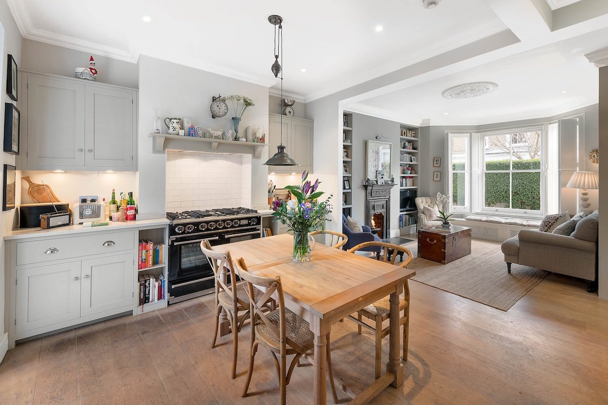 Townhouse in Brackenbury Village gallery image 4