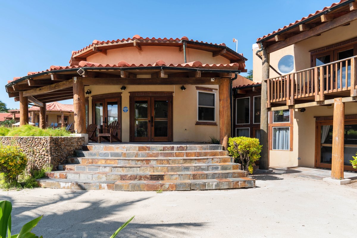 Villa Descanso | Peaceful Beach Front 3BR Seascape