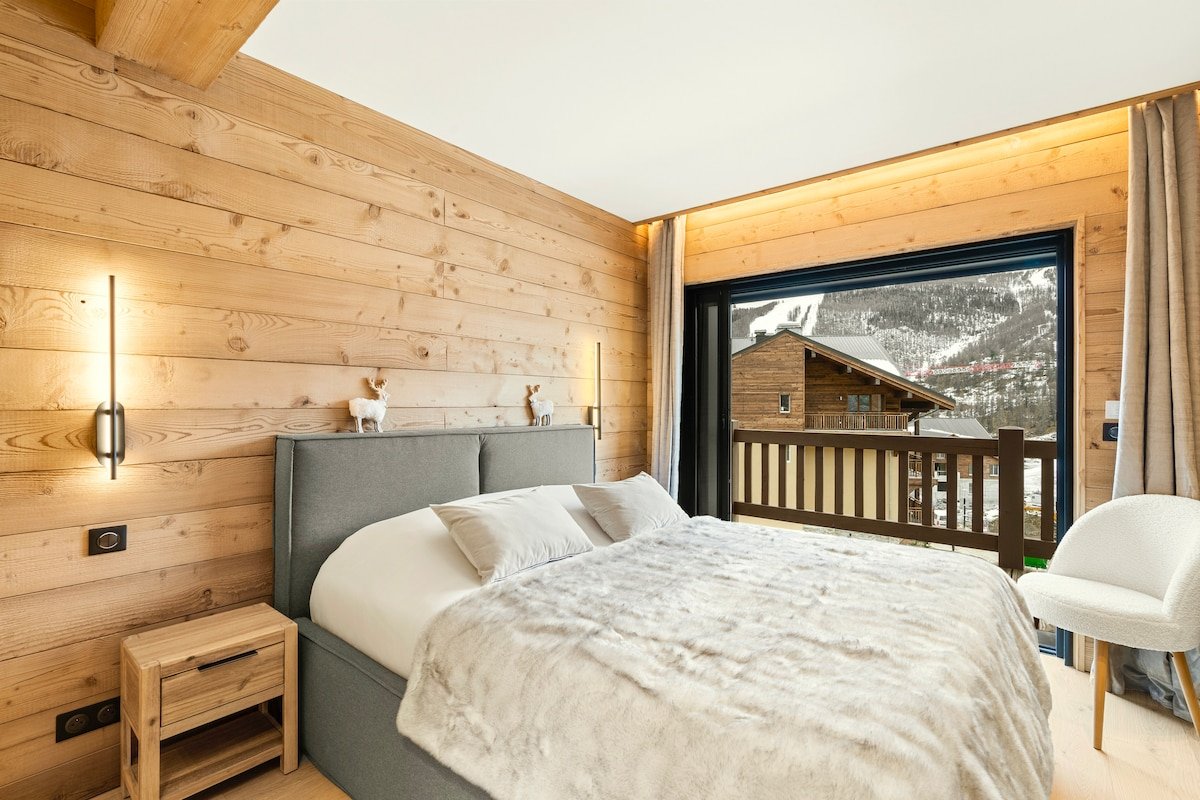 Chalet au pied des pistes – 6BR gallery image 2