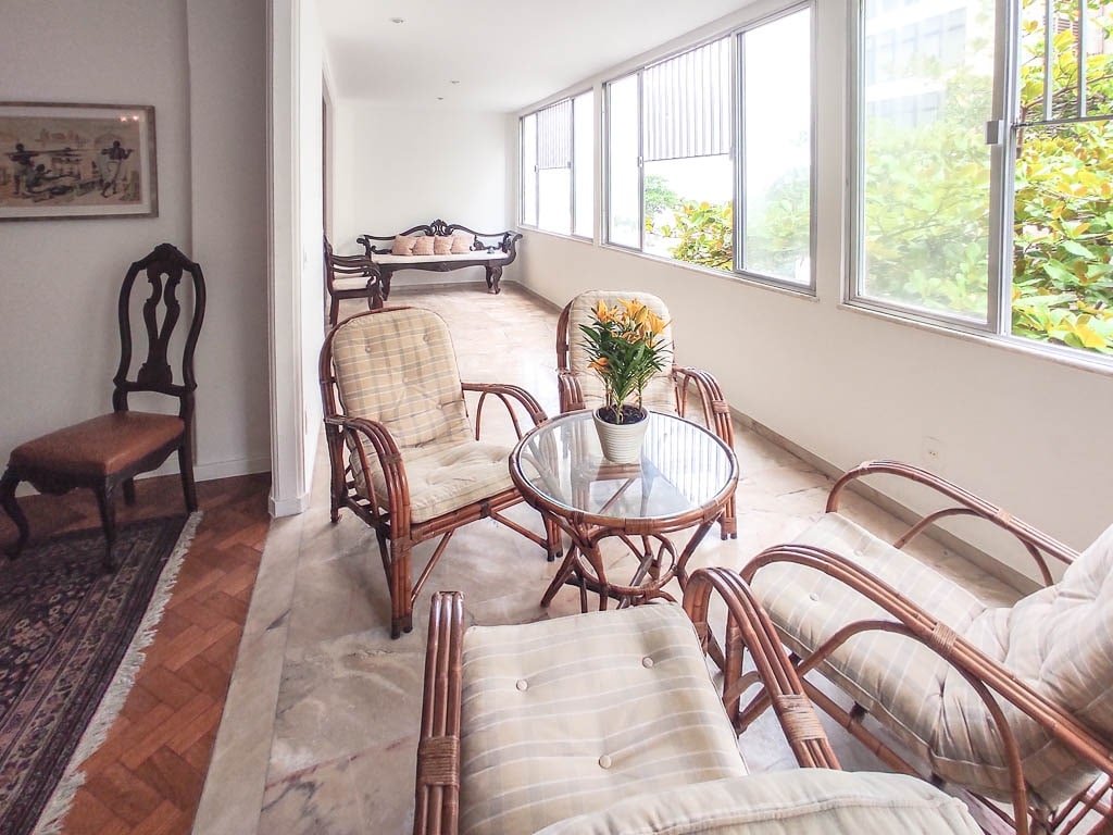 Duplex 7BR : quadra da praia de Copacabana-Posto 3 gallery image 3