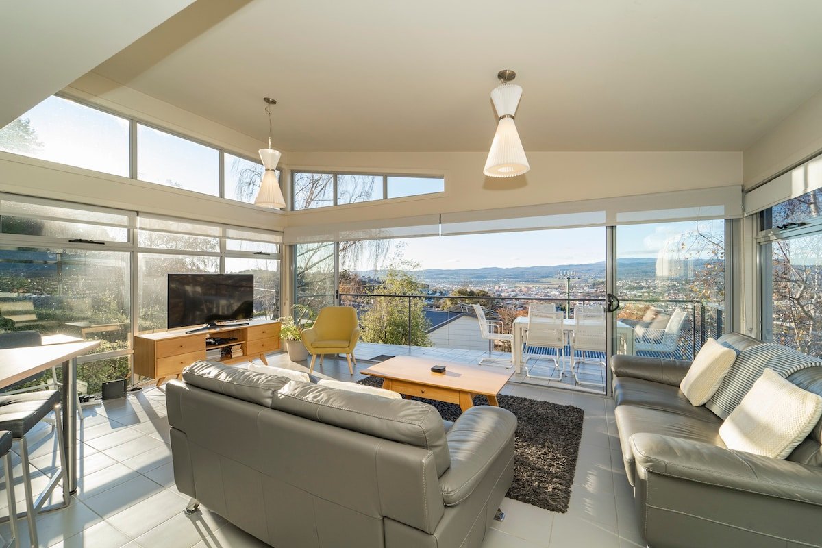 Launceston Views Townhouse #2 gallery image 2