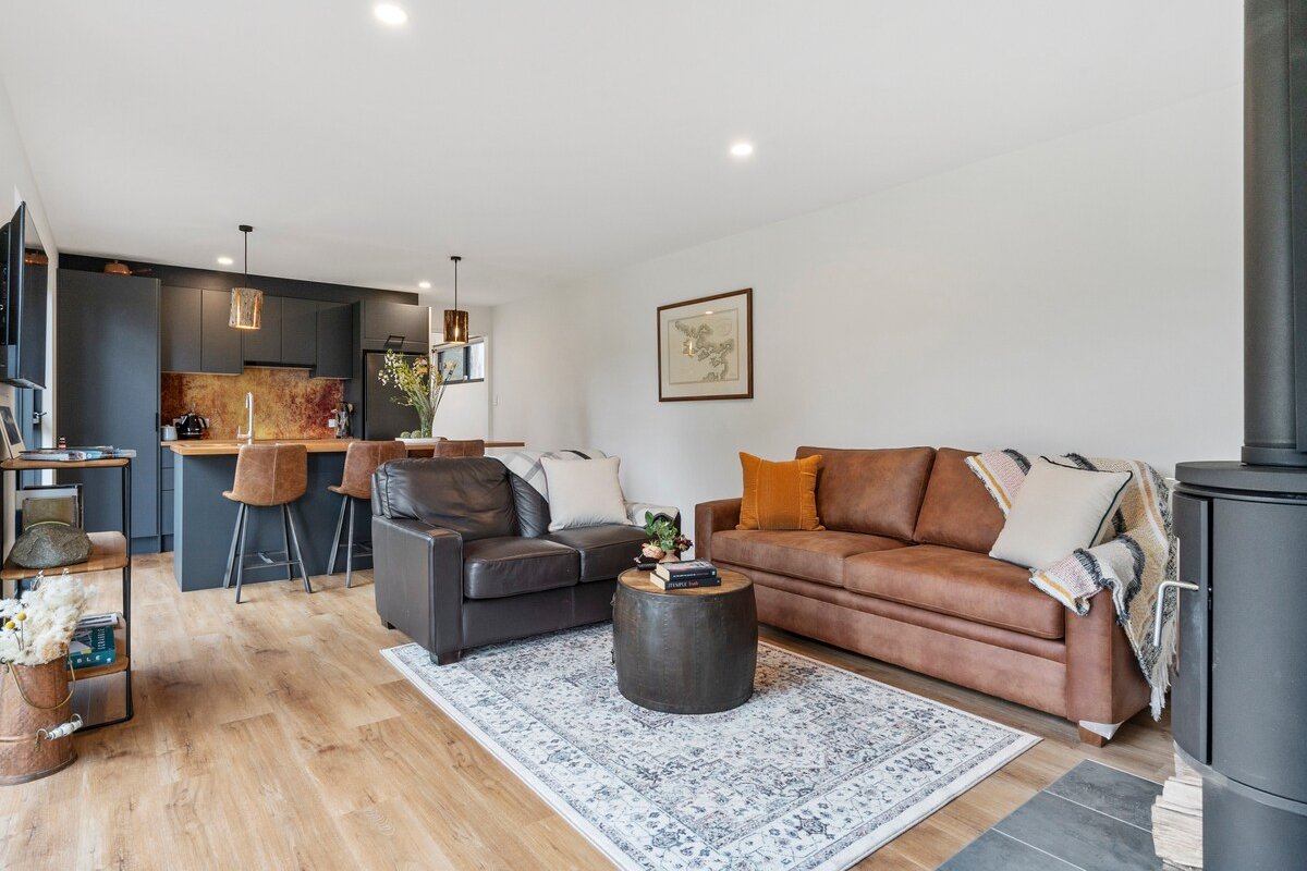 The Hide On Cloudy, AC, kitchen, private gallery image 2