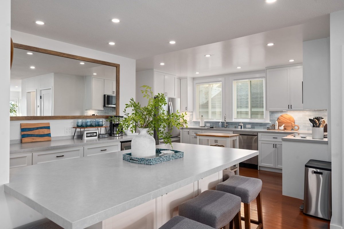 Beachfront Retreat Getaway gallery image 5