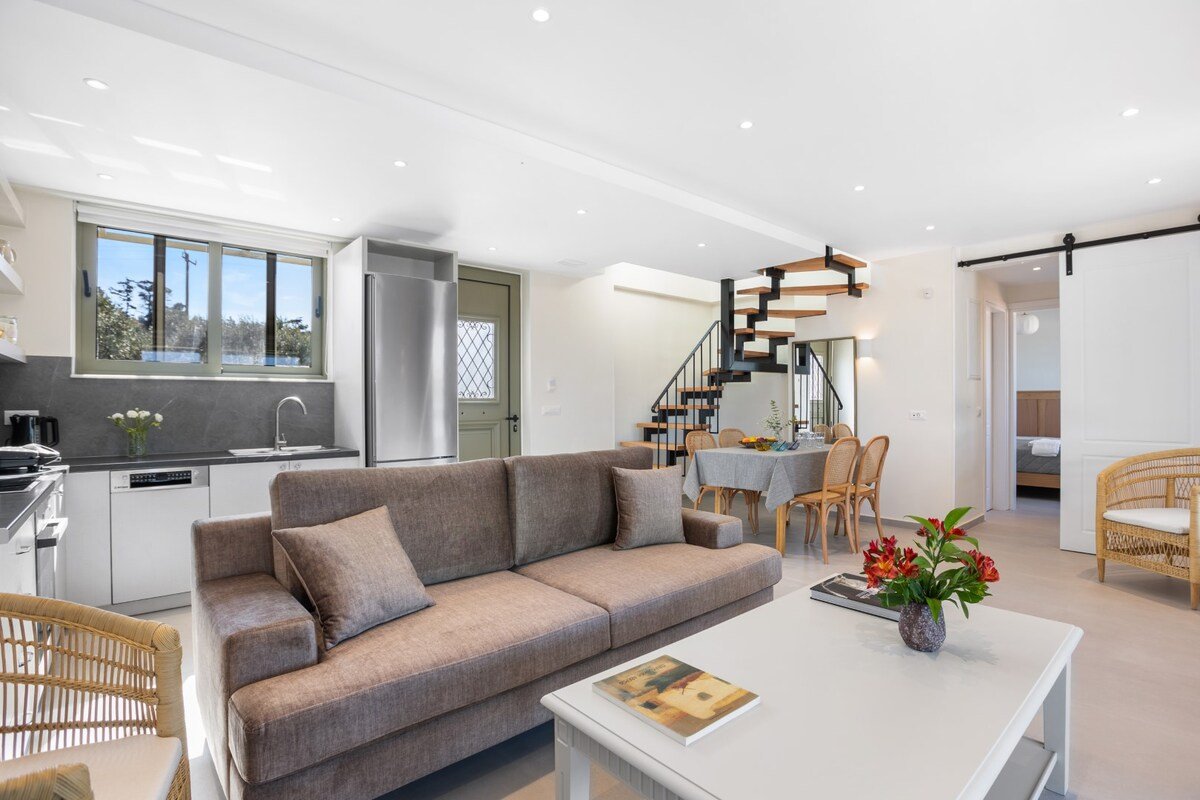 2steps Maleme beach & Restaurants/market/20 sleeps gallery image 5