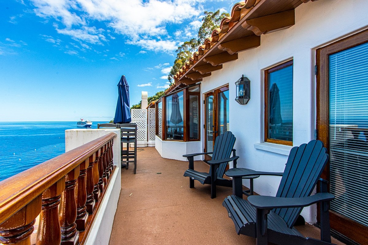 Catalina Island getaway with 6 seat golf cart A/C gallery image 3