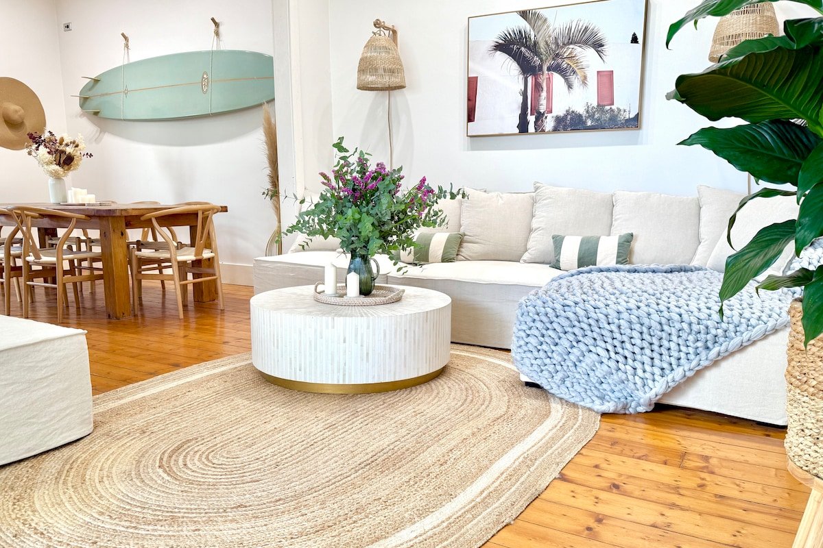 Stunning Beach House 300m to the Sand gallery image 2