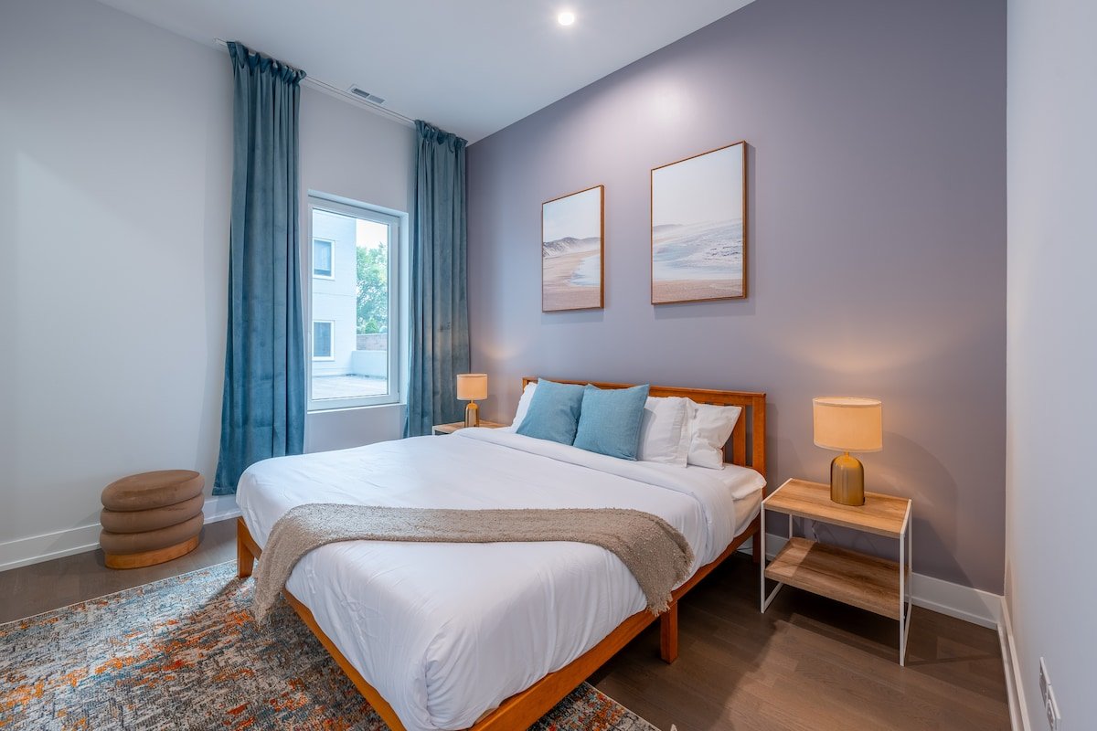 Grant Park-10 min Free P-Spot EV&Balcony Sleeps 12 gallery image 4