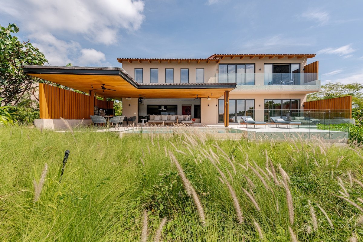 Iyari Estates Luxury Villa With Views and Pool