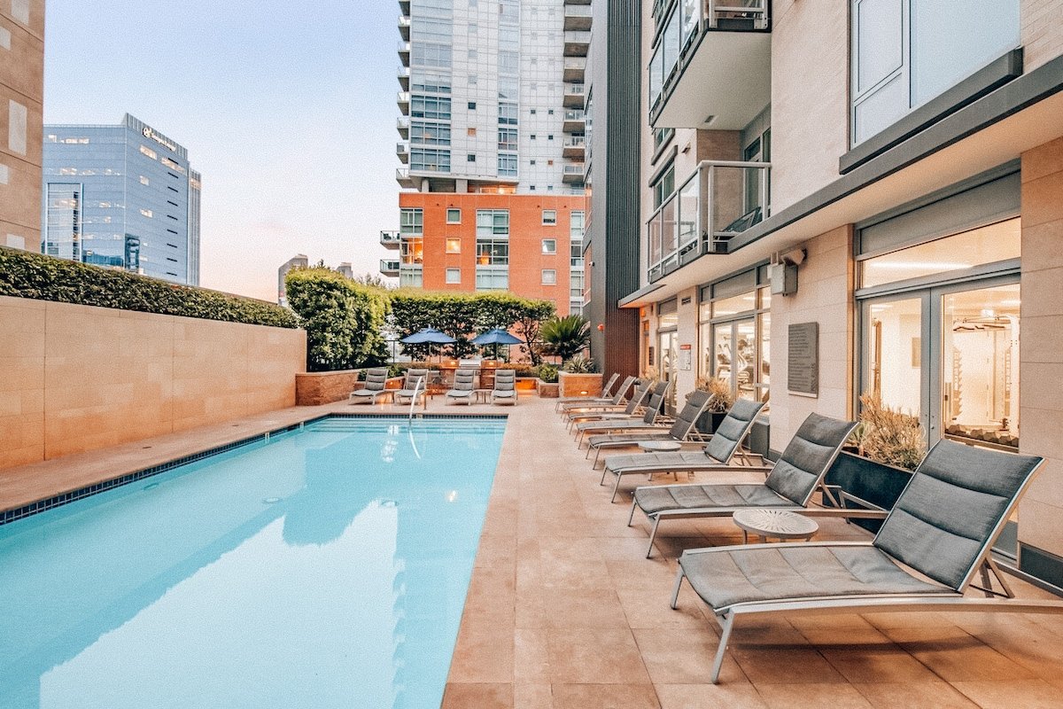 Modern Sky Oasis in Downtown SD gallery image 4