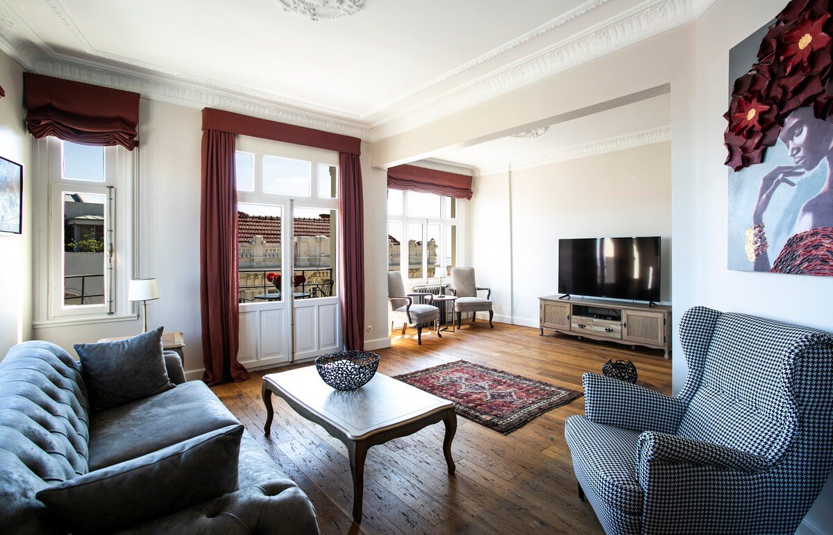 Stunning Bosphorus View & Historical Apartment gallery image 2