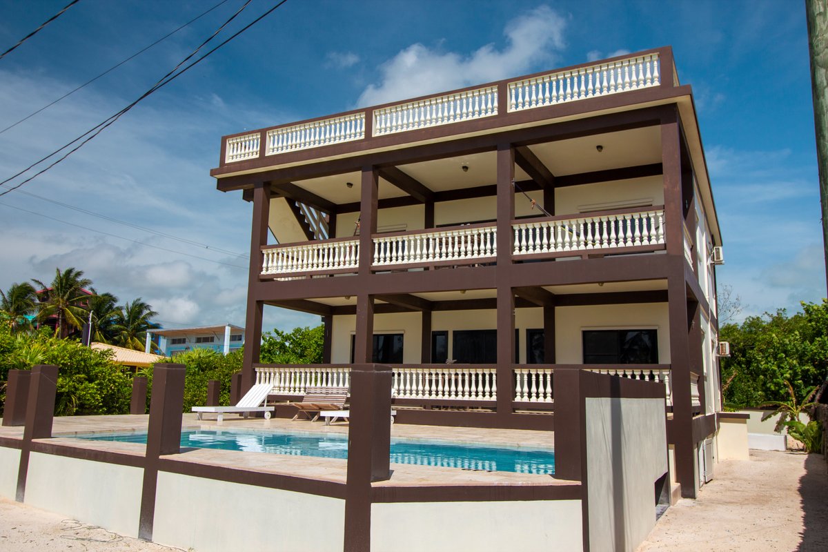 Jan Special! 1st Floor – 2 Bedroom w/Private Pool!