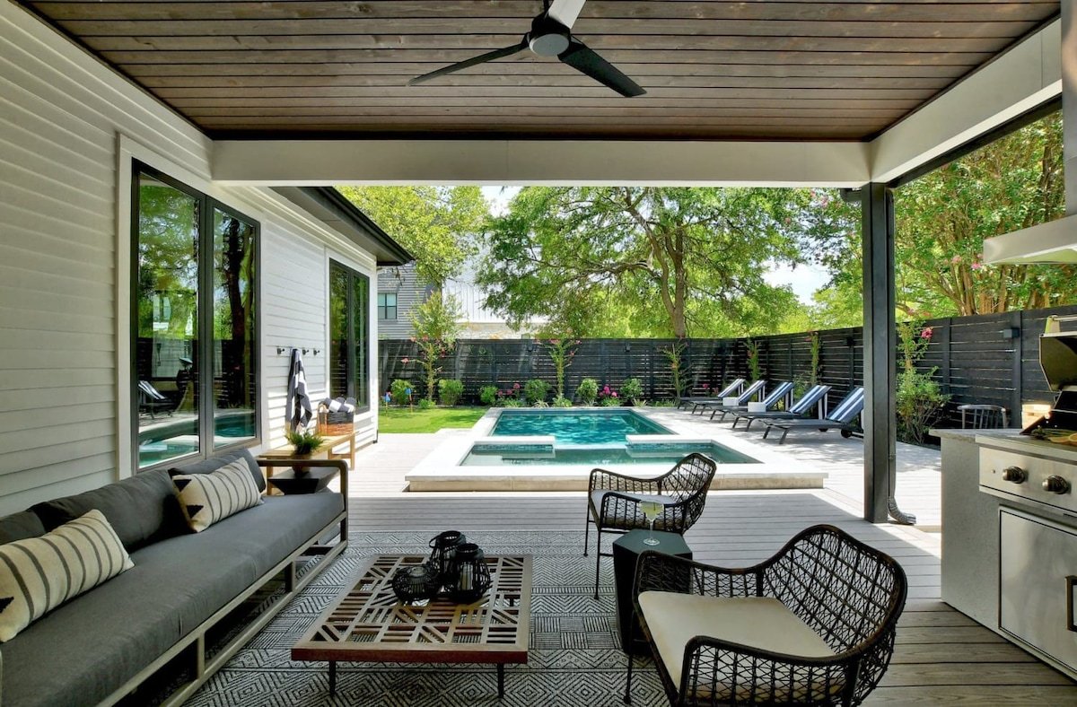 7 bedroom Private Villa | Heated Pool gallery image 3